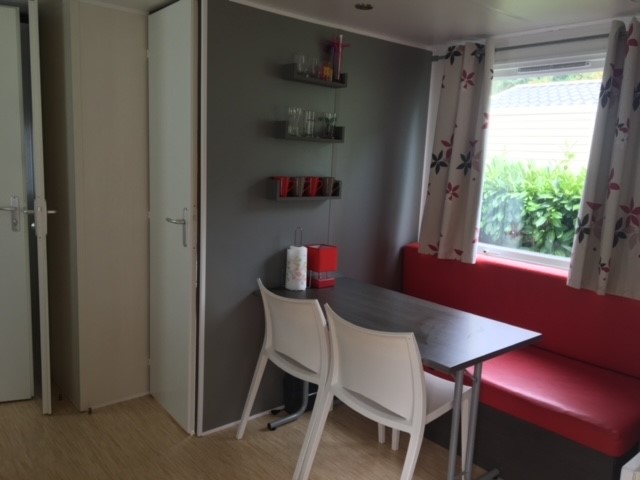 Mobil-home 2 chambres 4 pers. sur parcelle camping