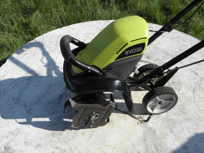BINEUSE ELECTRIQUE RYOBI TBE