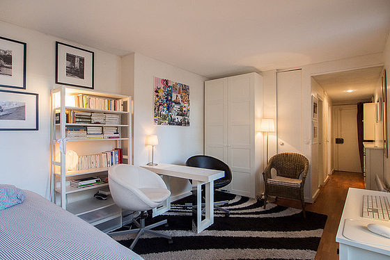 STUDIO LUMINEUX ET LUXUEUSE DE 35M² MEUBLEE A PARIS 75007