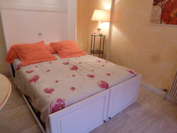 Agrable studio à Menton. 10mn à pied des plages. Terrasse