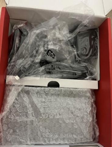 Nintendo switch bleu néon et rouge 32gb