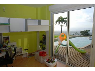 BELLE VILLA T5 SUR LA POSSESSION