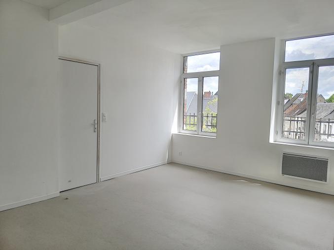 Appartement type 3 a solre le chateau