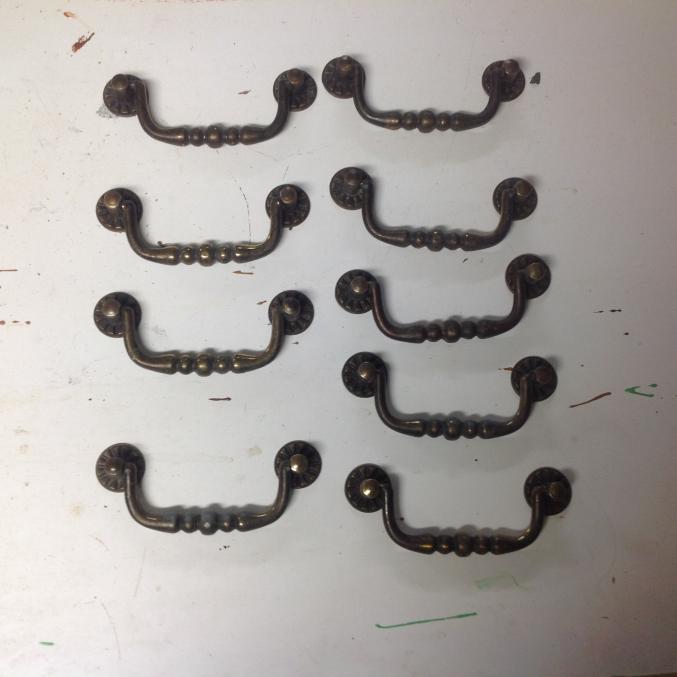 Poignées de tiroir en laiton vieilli