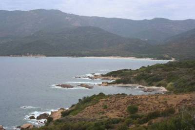 Maison les pieds dans l'eau en Corse du sud
