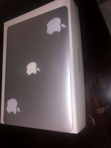 Macbook Air Catalina, 13 P. occasion,