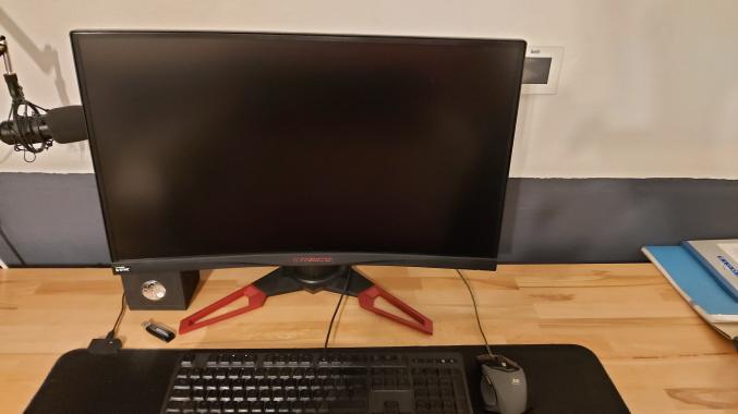 Setup gamer: tour PREDATOR G3-710 (i5-7400, GTX 1060 6GB) + moniteur PREDATOR Z271 (144HZ, 27", HD)