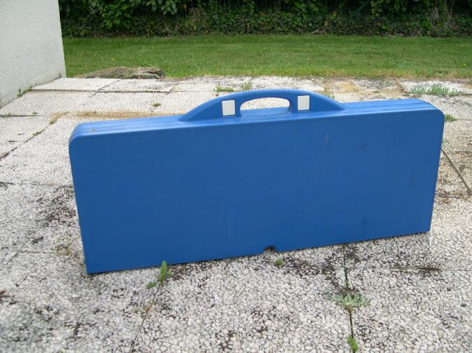 ValiseTABLE+4TABOURETS+LAMPE