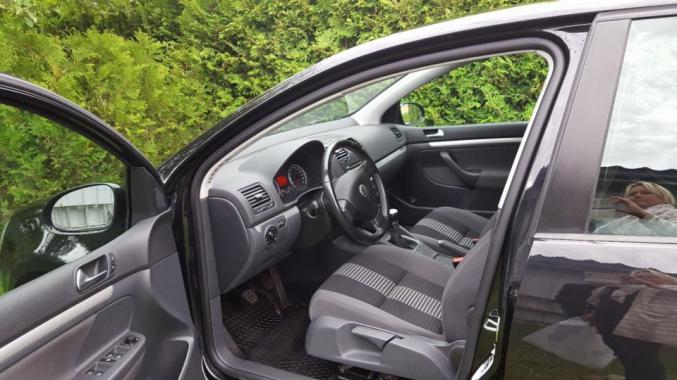 Volkswagen Golf 1,4 en bon etat.