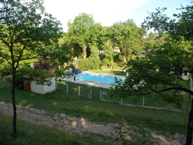 CHALETS DANS LE LOT – 4 à 6 pers – 500€ / sem