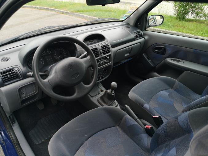 RENAULT CLIO II "49500km" très propre 1er main
