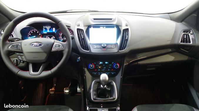 FORD KUGA 2.0TDCI 150 cv Stop & Start ST LINE 4X2 Garantie constructeur jusqu'a Novembre 2022