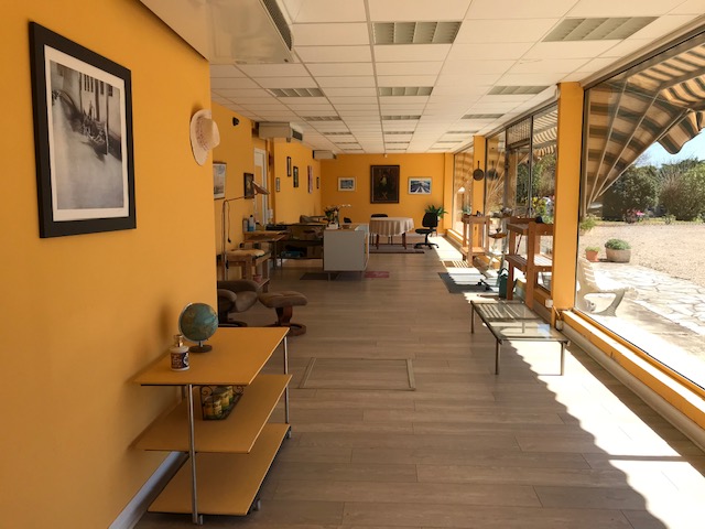 MAGASIN AVEC HABITATION