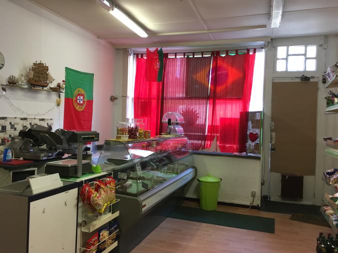 Rez de chaussée-Appartement ou magasin à louer