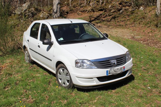 Urgent dacia logan trés bon état