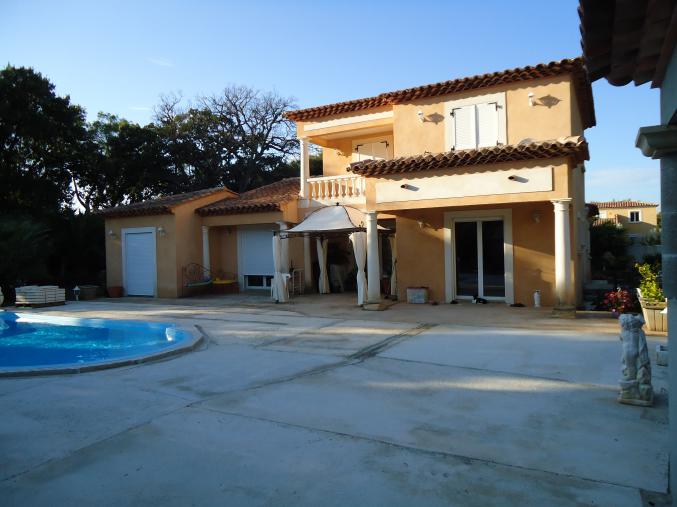 Spacieuse villa avec piscine privative