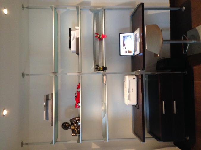 Bibliothèque design avec bureau Rimadesio