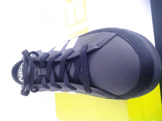 Basket adidas noir cuir