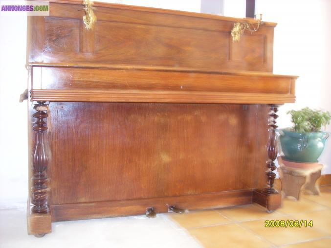 PIANO ANCIEN