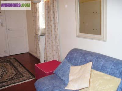 Grand Studio de 30 m²  meublé
