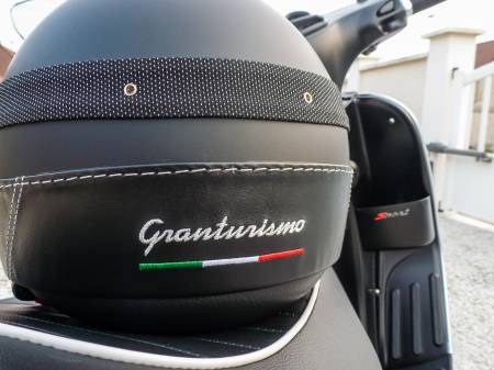 Piaggio Vespa S Sport + casque