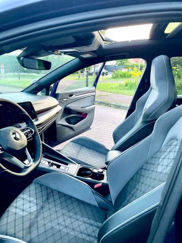 Golf R-Line 1ST, modèle VIII SW 2.0 TDI SCR 150 R-LINE DSG7