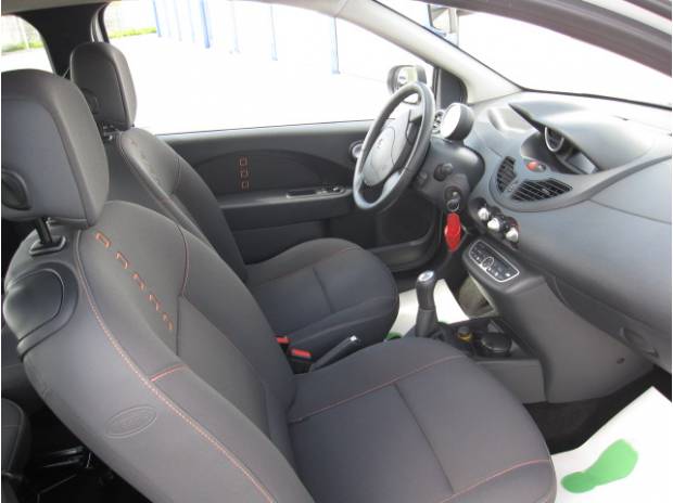 RENAULT TWINGO DYNAMIQUE DIESEL