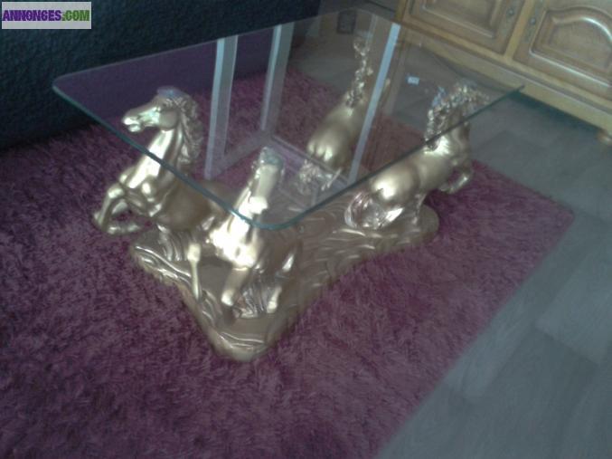 Table basse 4 chevaux dorés