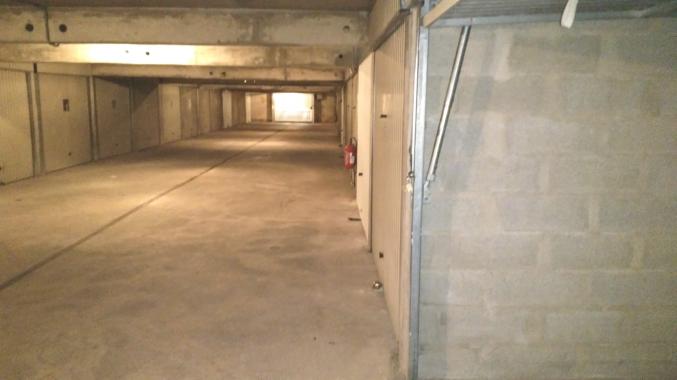 Garage Box fermé dans résidence sécurisée 90 € CC 