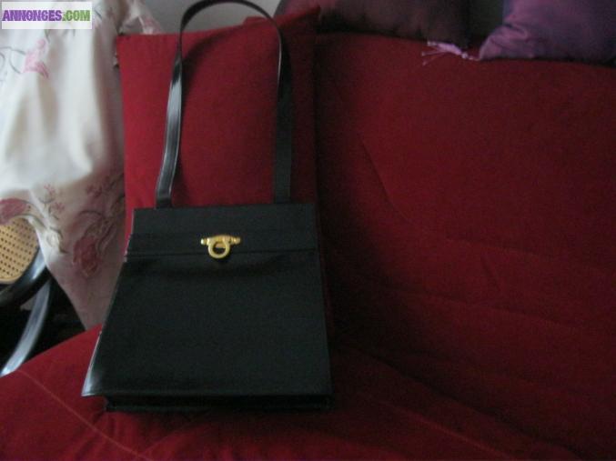 SAC CUIR VERNIS NOIR