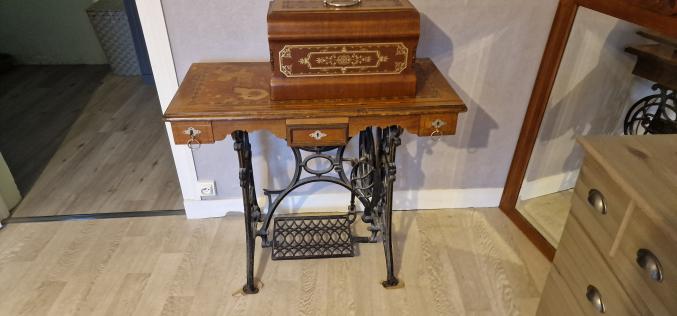 Vends Machine à coudre ancienne PERFECT