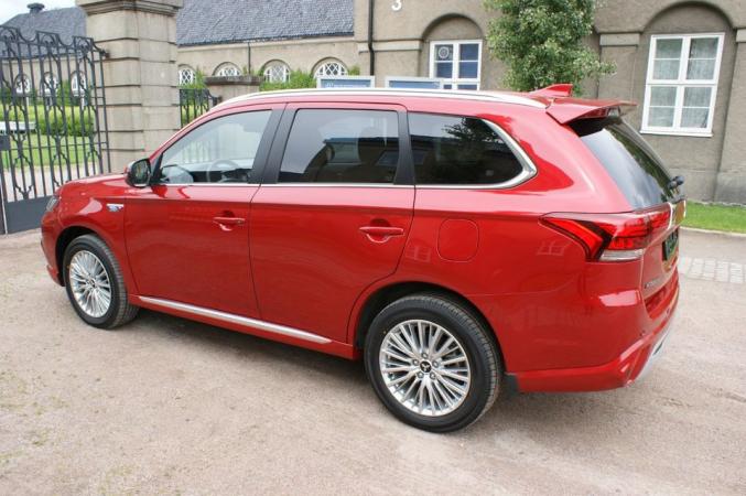 Mitsubishi Outlander PHEV Top 4WD Leder