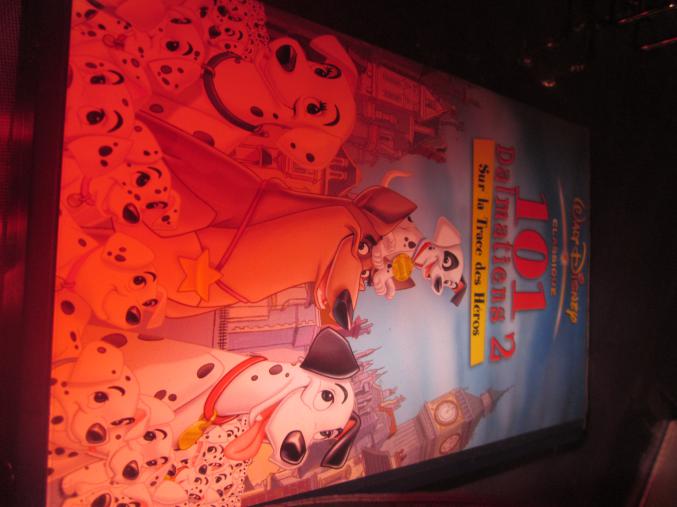 4 cassettes Magnétoscope dont une de PINOCCHIO de Walt Disney, les 101 DALMATIENS 2, Sur les trace des Héros, Les Aristochats