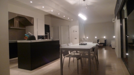 Villa contemporaine à cina minutes des plages et du port 