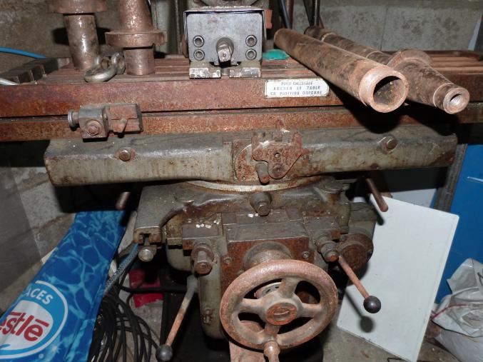 Vds Fraiseuse SAUMUA