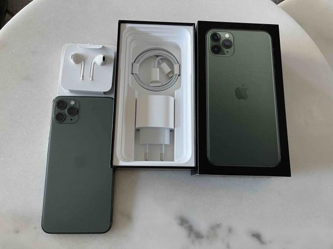 Iphone 11 Pro Max Vert Nuit 64 GO
