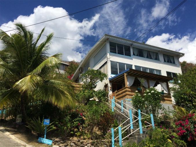 Maison à Grande Anse. Vue Caraïbe. Plage à 70 m.