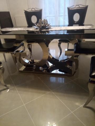 Très belle table