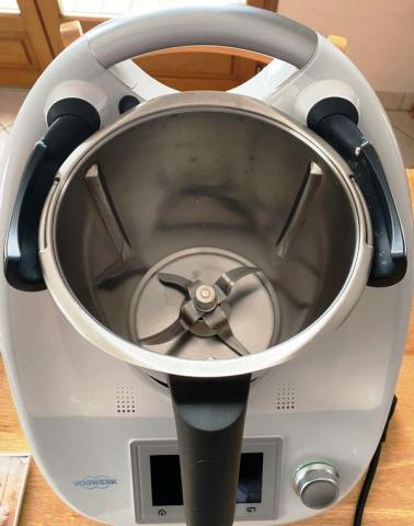  Thermomix TM5 connecter  Avec accessoires d'origine et clé de cuisson