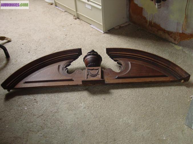 Ccorniche armoire ancienne= 50 euros   