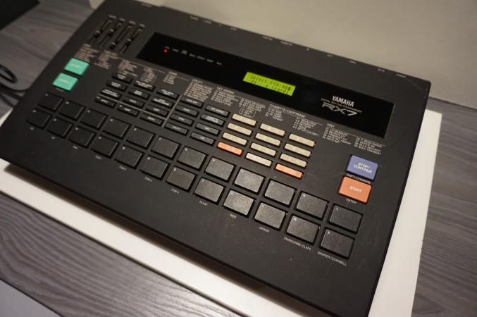 Yamaha Boîte à rythme RX7