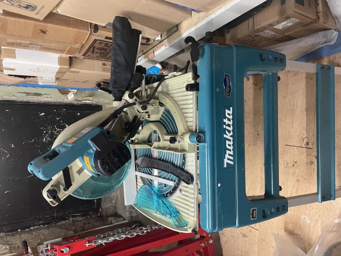 Lot d'outillage éclectique 