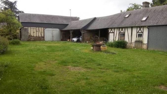 Maison  Grand T5 + Nombreuses Dépendances  sur  2100 m2 (Très bel Ensemble !) 