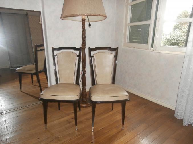 Vends chaises et lampadaire