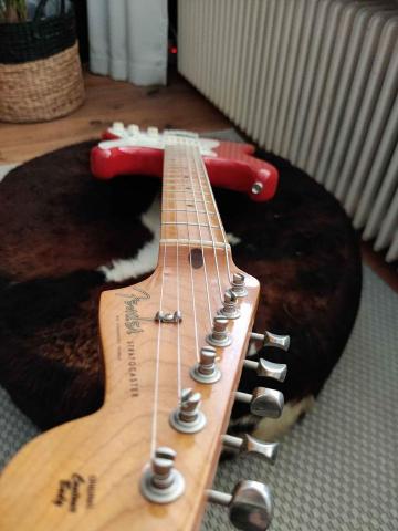 Fender Stratocaster Classic Série 50 - Rouge Fiesta