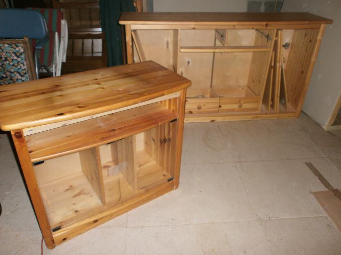 Bahut  et meuble TV en pin massif .