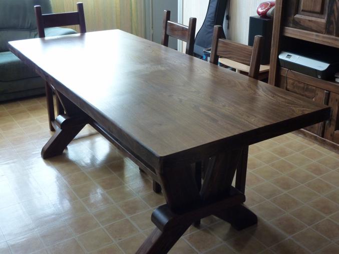 Table rustique et 6 chaises