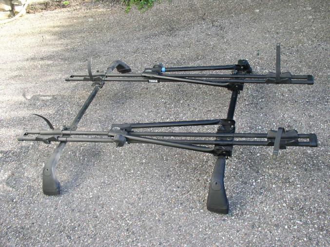 Barres de toit avec pote-vélos