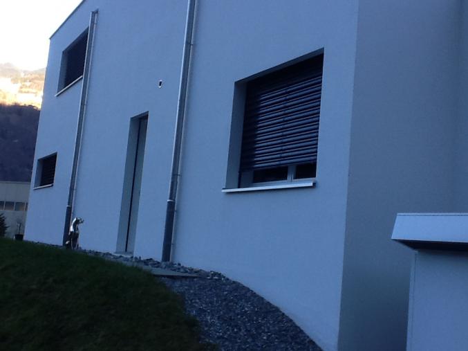 Nouvelle construction belle maison moderne