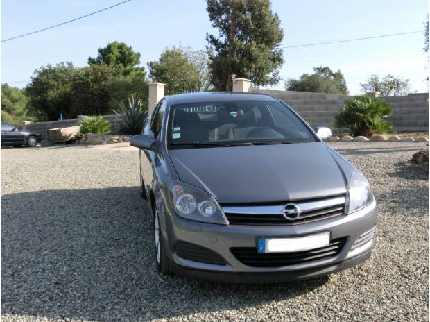 Opel astra gtc 120ch